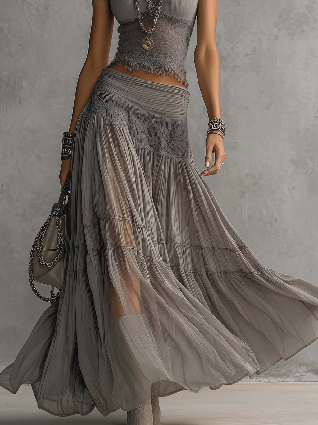 Top Grigio Trasparente con Pannelli in Pizzo e Set di Gonna Maxy Plissettata
