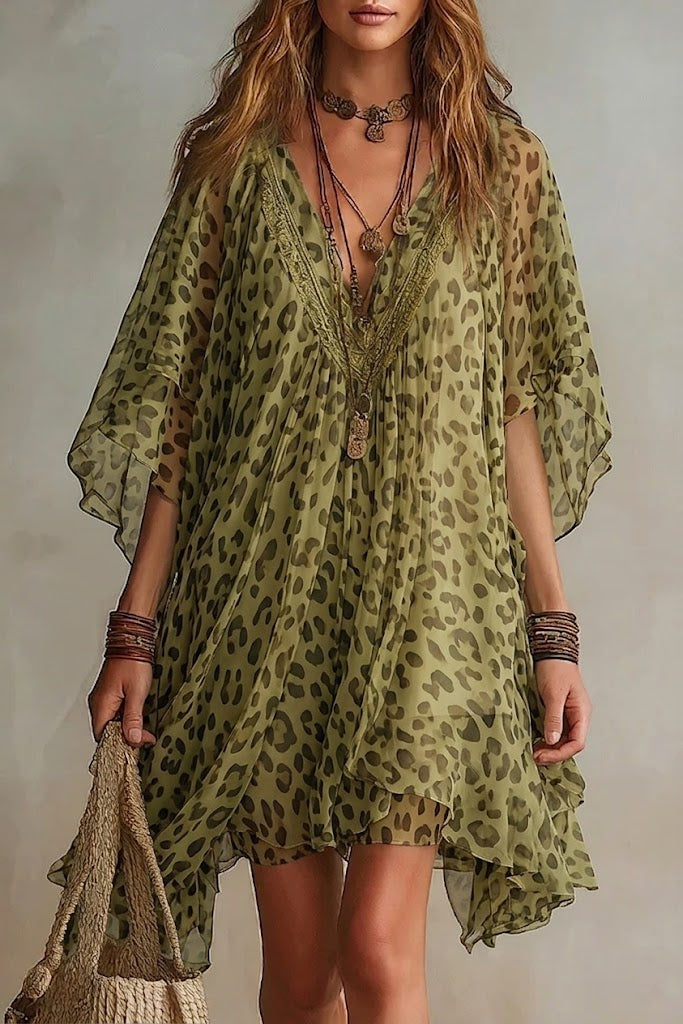 Vestito leggero in chiffon con stampa leopardata e scollo a V