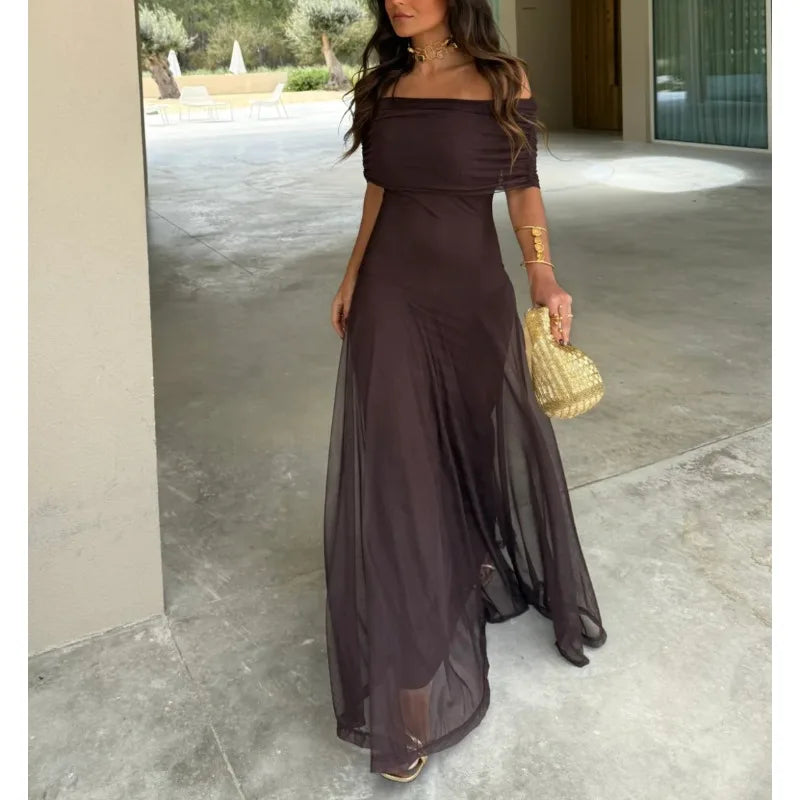 Elegante vestido largo con hombro descubierto