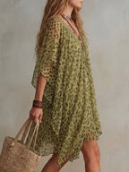 Vestito leggero in chiffon con stampa leopardata e scollo a V