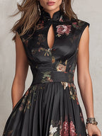 Abito midi in satin plissettato floreale con colletto a chiave nera