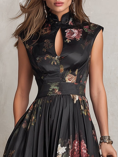 Abito midi in satin plissettato floreale con colletto a chiave nera