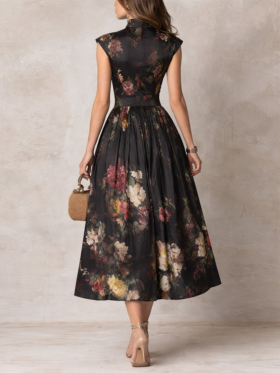 Abito midi in satin plissettato floreale con colletto a chiave nera