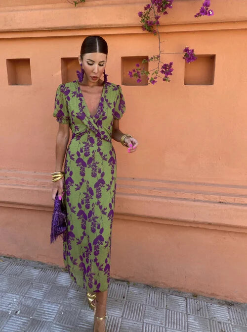 Abito elegante verde con stampa di fiori viola