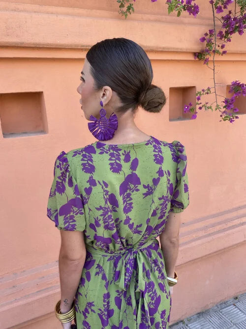 Abito elegante verde con stampa di fiori viola
