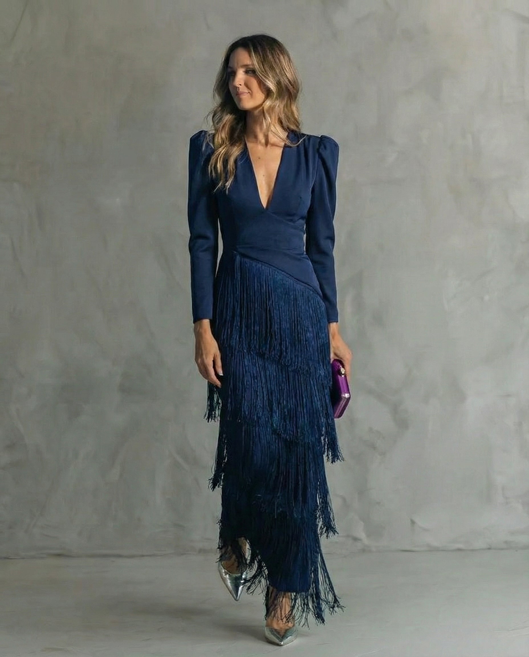 Abito midi elegante con maniche a frange